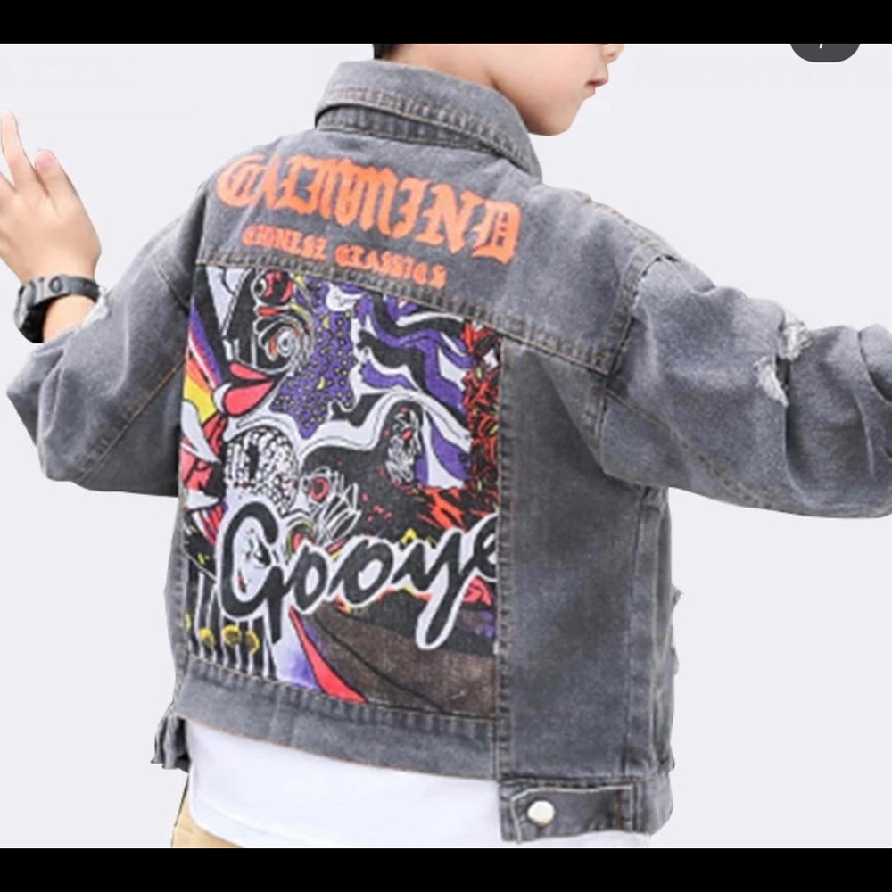 🔥 grey denim jacket with design back size 7